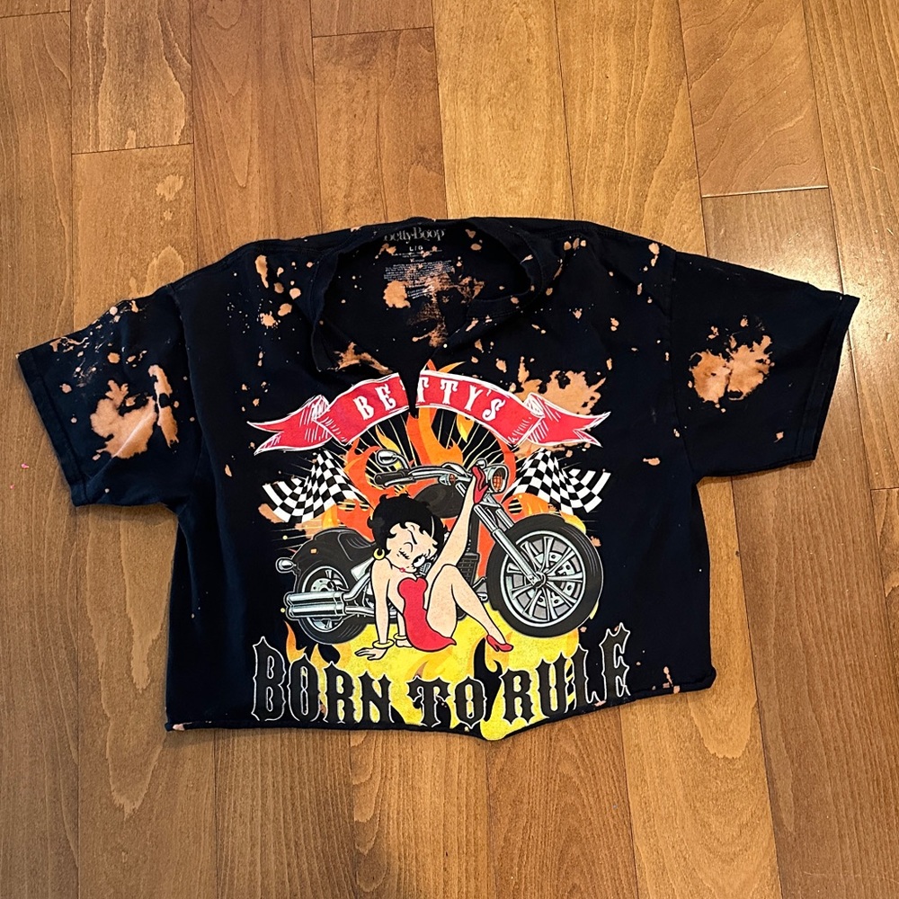 Betty Boop Born to Rule Biker Crop‎ Tee size L
